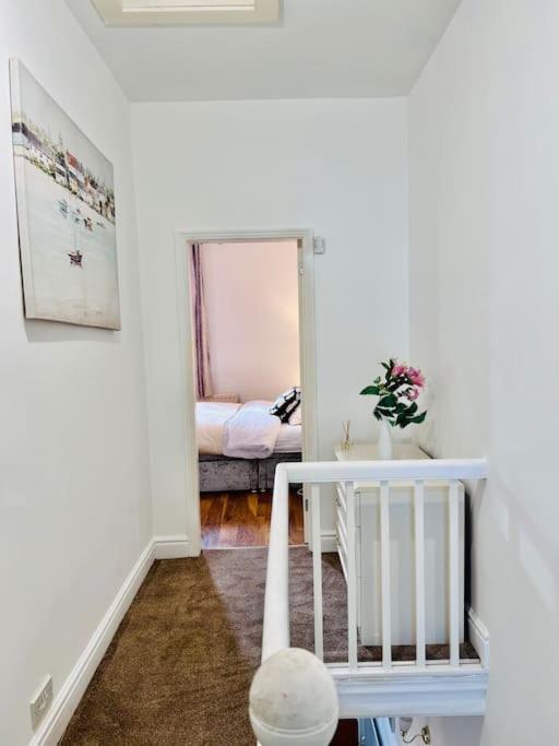 Lovely 3Bed Home ミドルズブラ エクステリア 写真