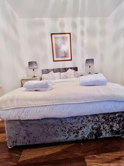Lovely 3Bed Home ミドルズブラ エクステリア 写真