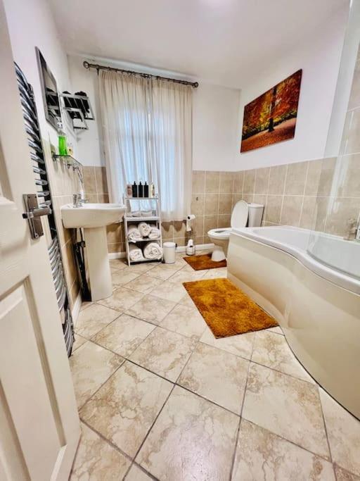 Lovely 3Bed Home ミドルズブラ エクステリア 写真