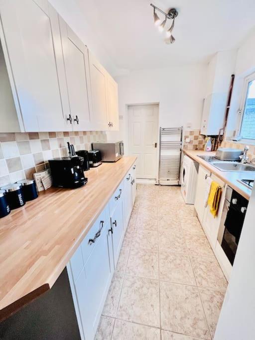 Lovely 3Bed Home ミドルズブラ エクステリア 写真
